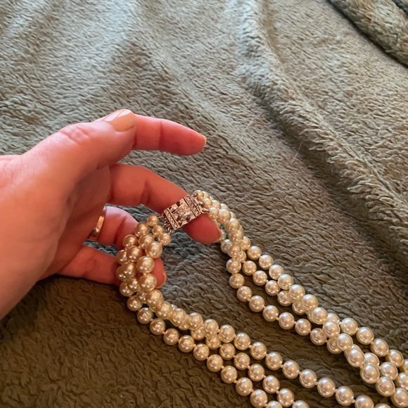 Cameron and Kross Jackie O pearls - Picture 3 of 4